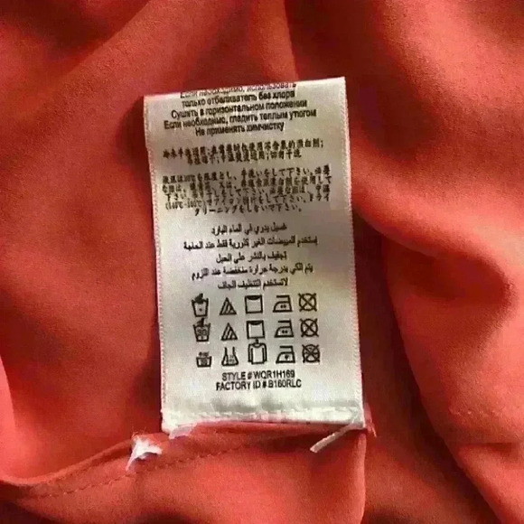 BCBG  MaxAzria Blouse Coral Semi Sheer Roll Up Sleeves Micropleated Medium EUC - Picture 7 of 9